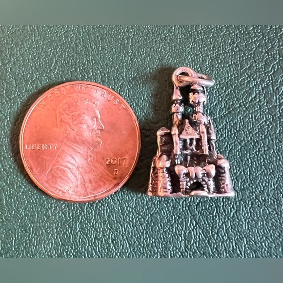 Vintage Sterling DWP Silver Disneyland Castle Charm - Disney - Picture 1 of 7